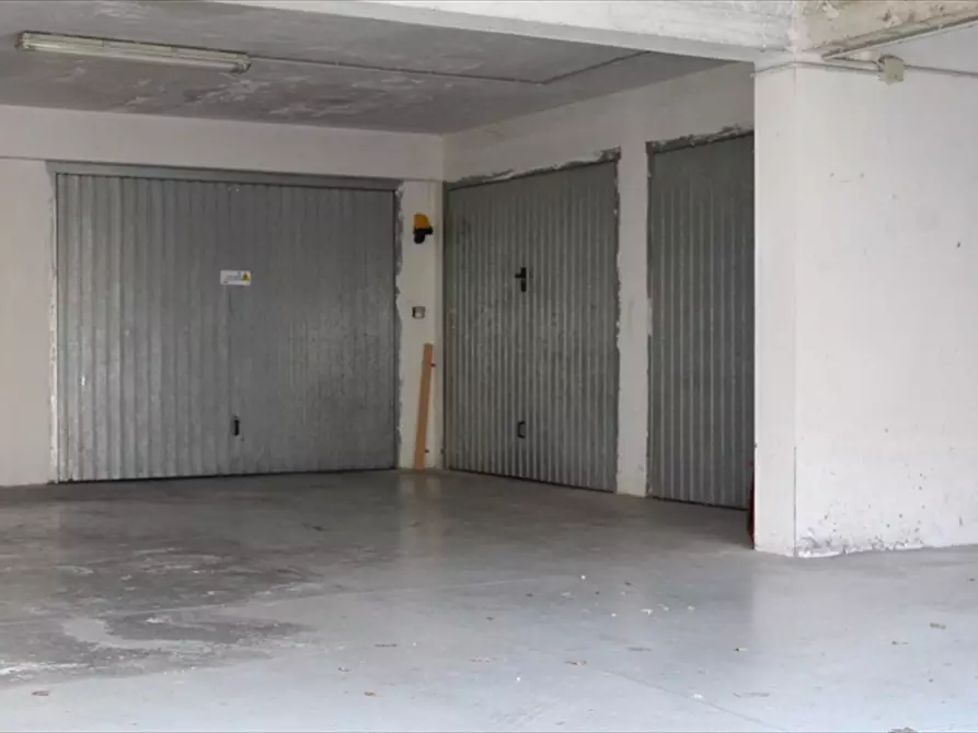 Immagine 1 di Garage in vendita  in Via Dei Palmensi a Chieti