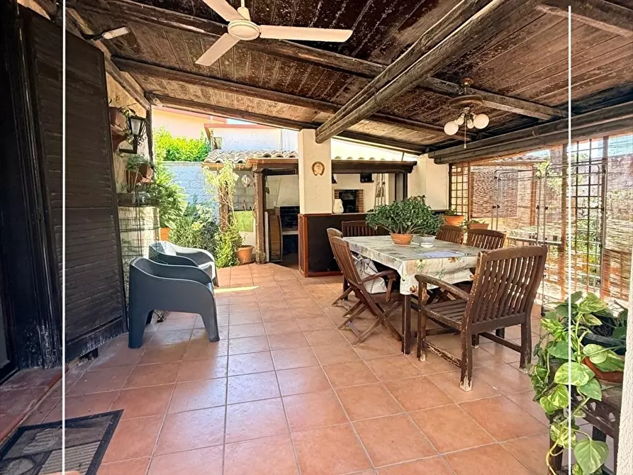 Immagine 11 di Villa in vendita  in via delfini 13 a Taranto