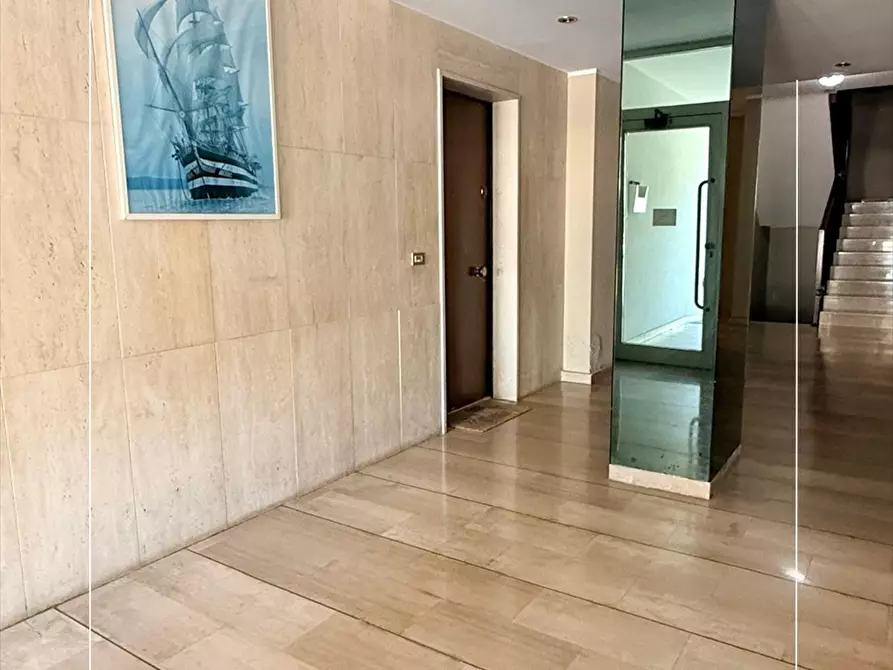 Immagine 6 di Appartamento in vendita  in via scoglio del tonno 51 a Taranto