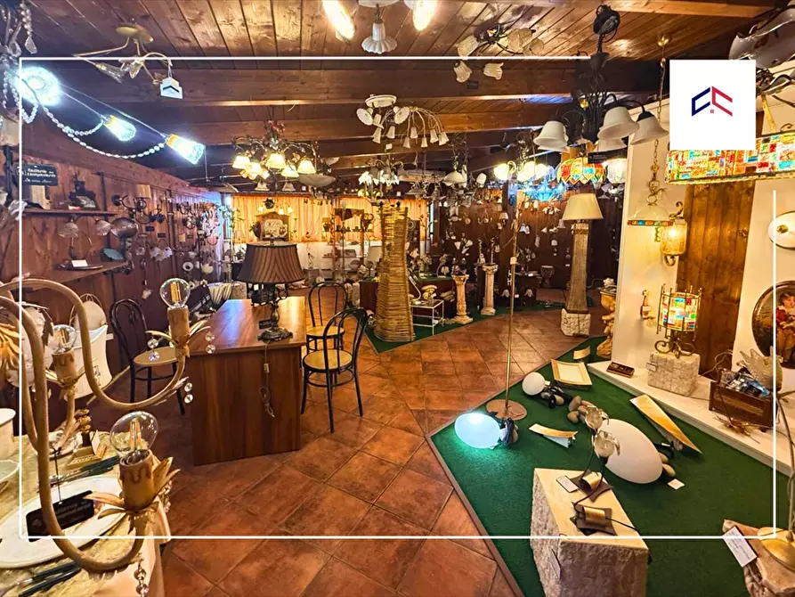 Immagine 15 di Locale commerciale in vendita  in contrada baronia a San Giorgio Ionico