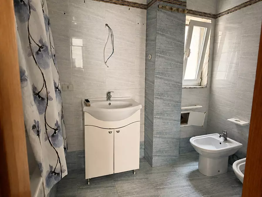 Immagine 10 di Appartamento in affitto  in via cesare battisti 83 a Taranto