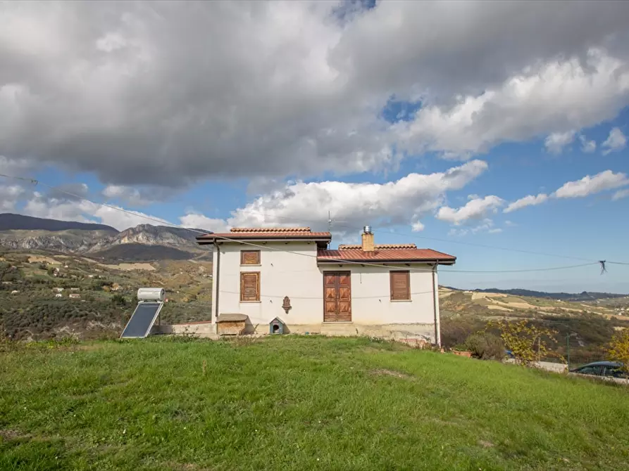 Immagine 15 di Villa in vendita  a Vicoli