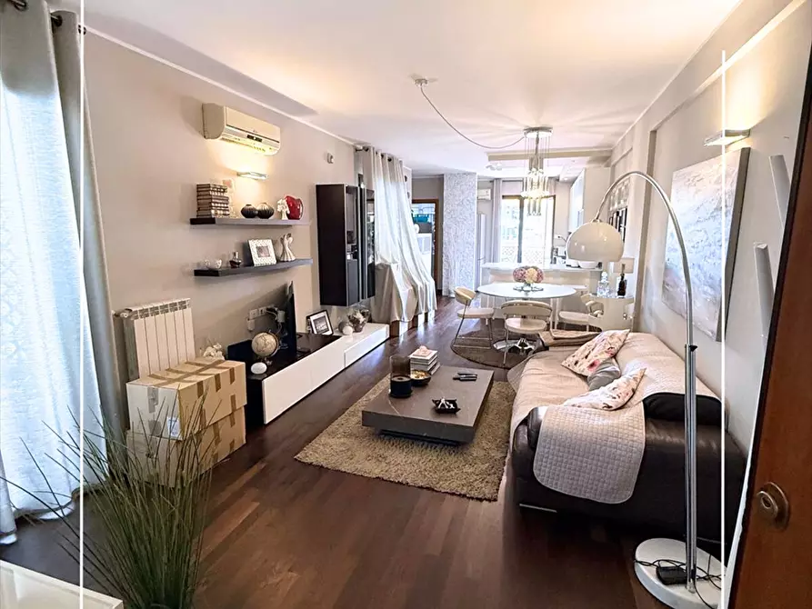 Immagine 13 di Appartamento in vendita  in via toscana47  a Taranto