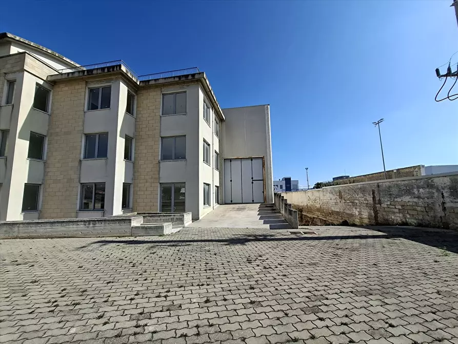 Immagine 4 di Capannone industriale in vendita  in SP 231 KM 1 a Modugno