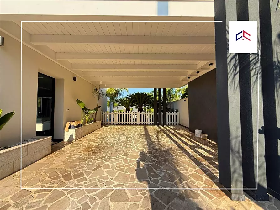 Immagine 6 di Villa in vendita  a Taranto