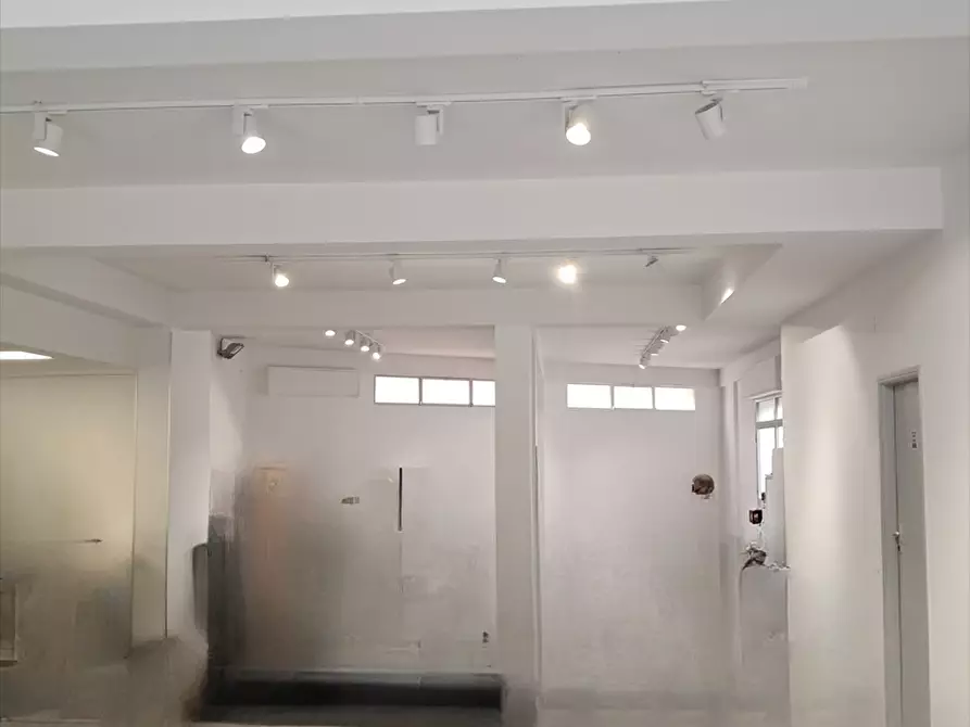Immagine 7 di Locale commerciale in vendita  in via Archi a Trapani