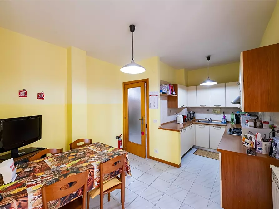 Immagine 12 di Appartamento in vendita  in VIA DEI FRENTANI 117 a Chieti