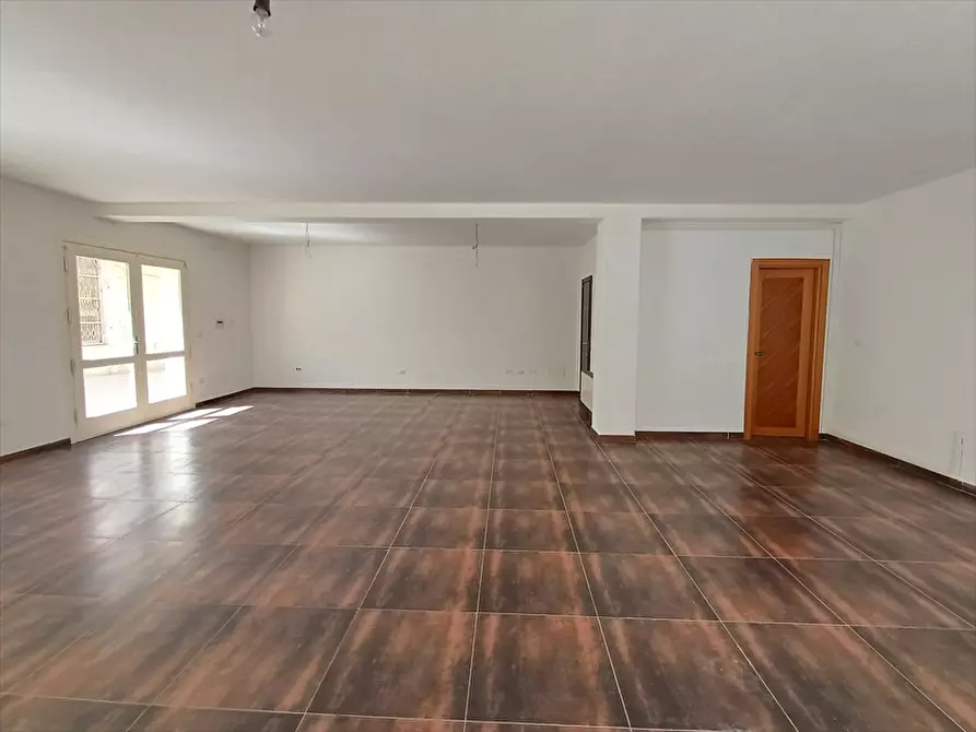 Immagine 15 di Locale commerciale in vendita  in Via Libio n. 32 a Porto Torres