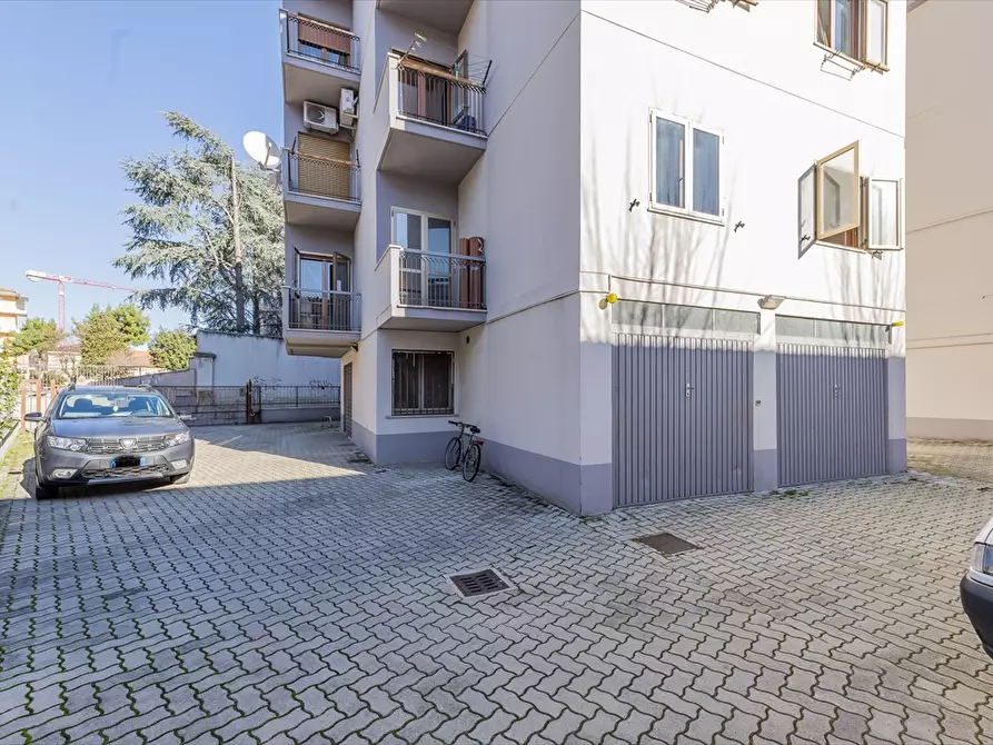 Immagine 10 di Garage in vendita  in Via Scanno a Chieti