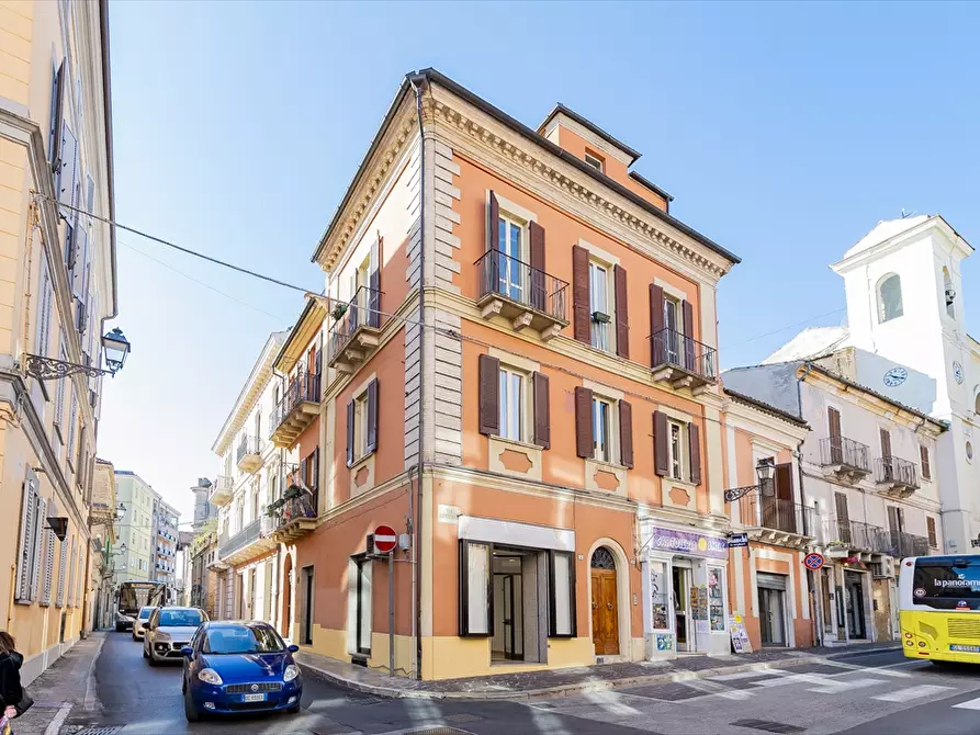 Immagine 17 di Locale commerciale in vendita  in Via Arniense a Chieti