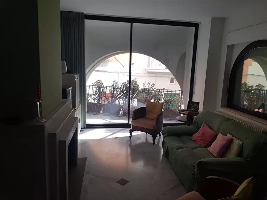 Immagine 12 di Palazzo in vendita  in Largo Fra Pantaleo a Palagiano