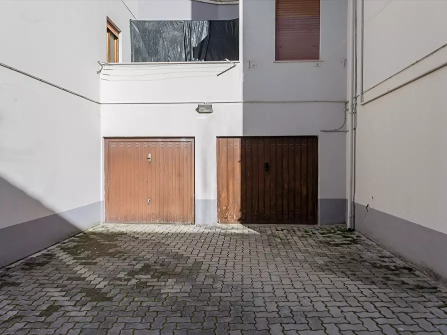 Immagine 5 di Garage in vendita  in Via Scanno a Chieti