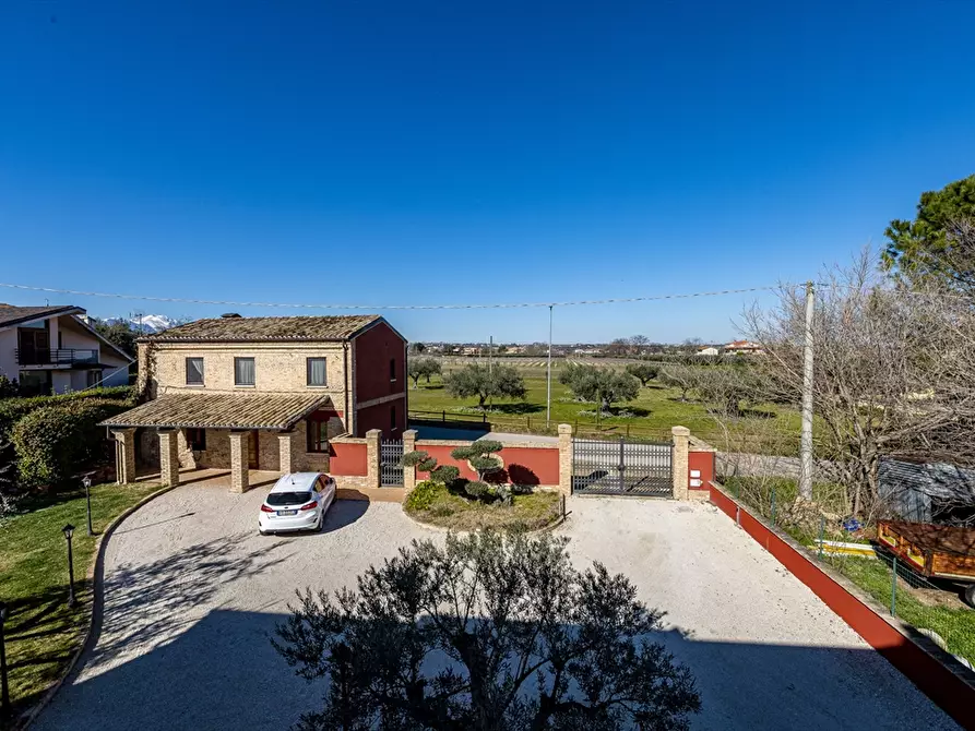 Immagine 23 di Villa in vendita  in Via Di Luzio a Cepagatti