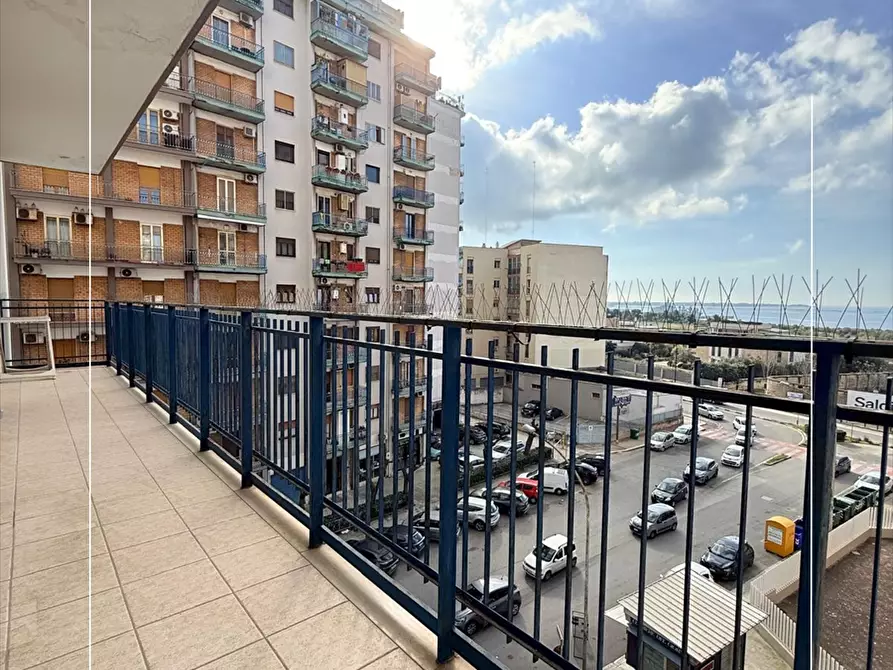 Immagine 3 di Appartamento in vendita  in VIA ETTORE D'AMORE 47 a Taranto