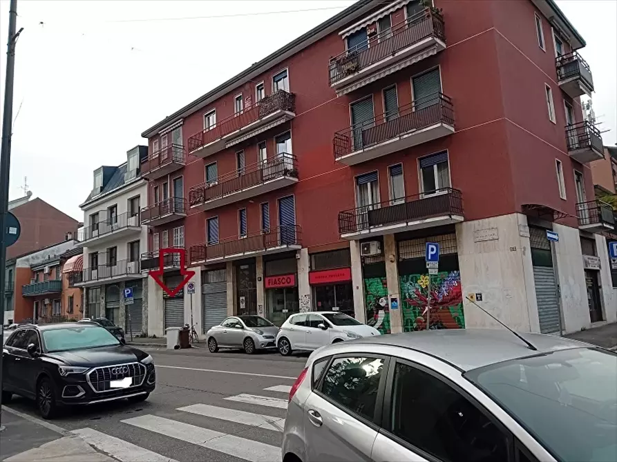 Immagine 2 di Negozio in vendita  in Via Gian Rinaldo Carli 39 a Milano