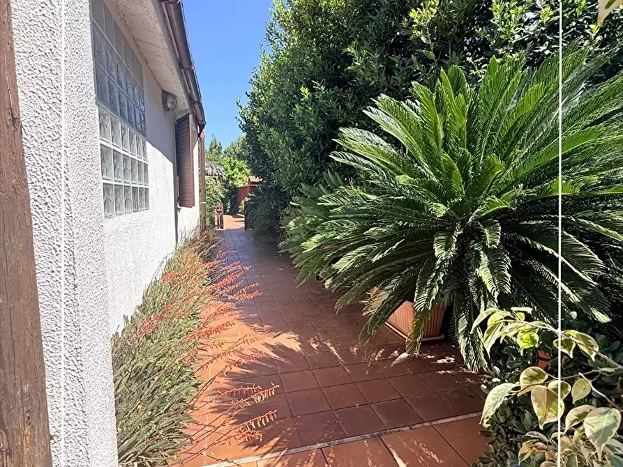Immagine 6 di Villa in vendita  in via delfini 13 a Taranto
