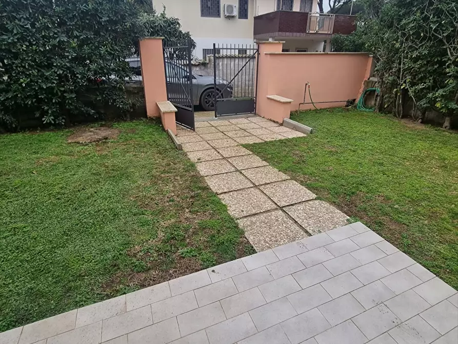 Immagine 26 di Casa indipendente in vendita  a Anzio