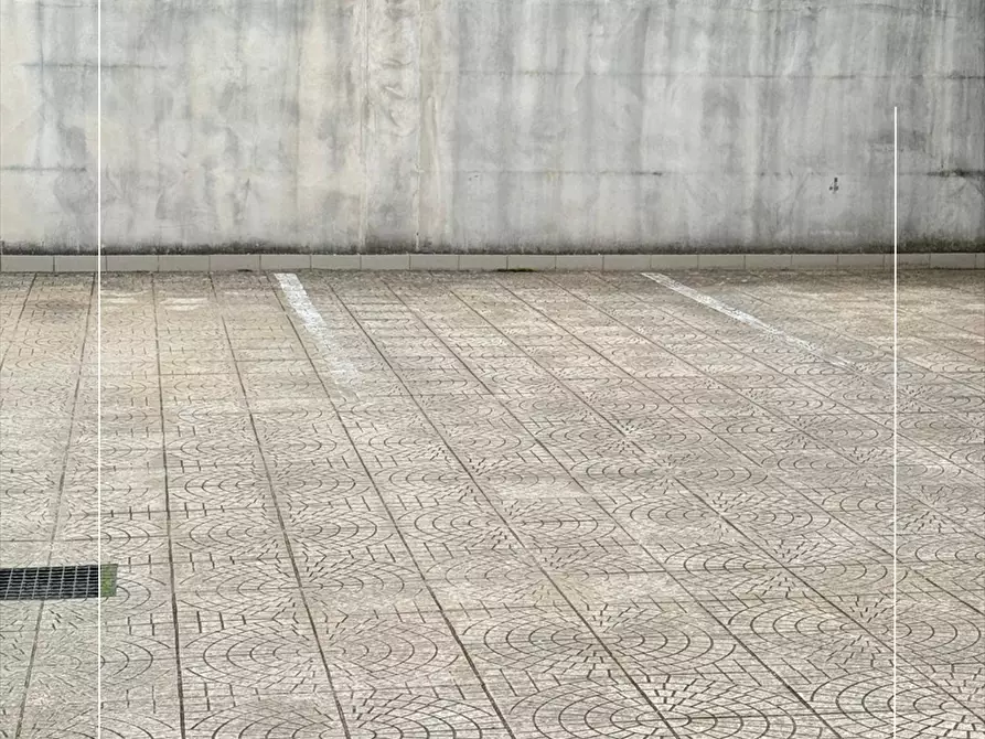 Immagine 6 di Posto auto in affitto  in via brindisi 19 a Taranto