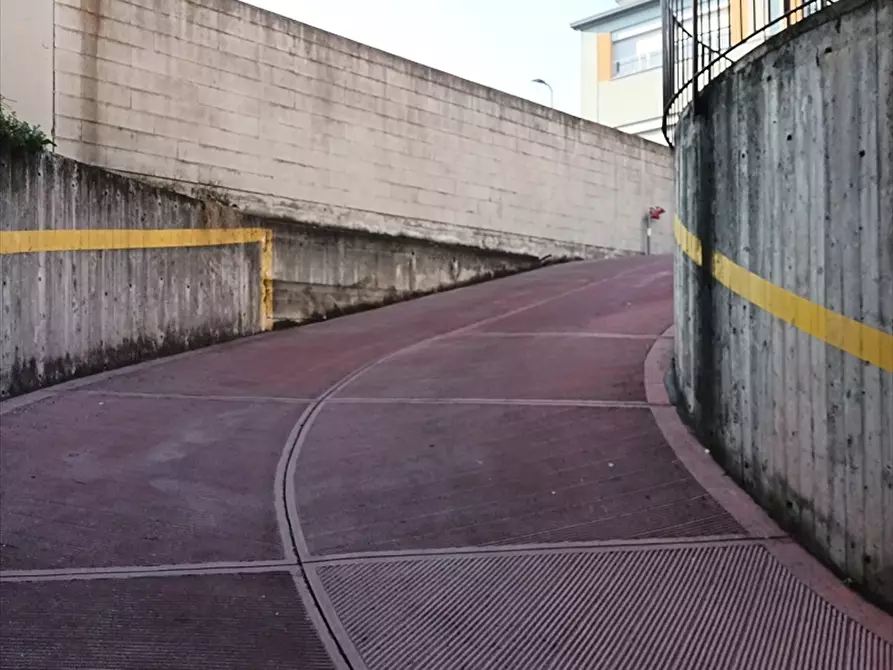 Immagine 15 di Box auto in vendita  in via Franco Faccio 20 a Milano