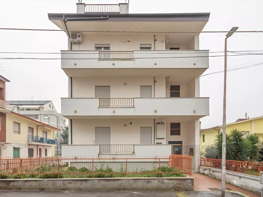 Immagine 15 di Appartamento in vendita  in VIA SULMONA 42 a Chieti