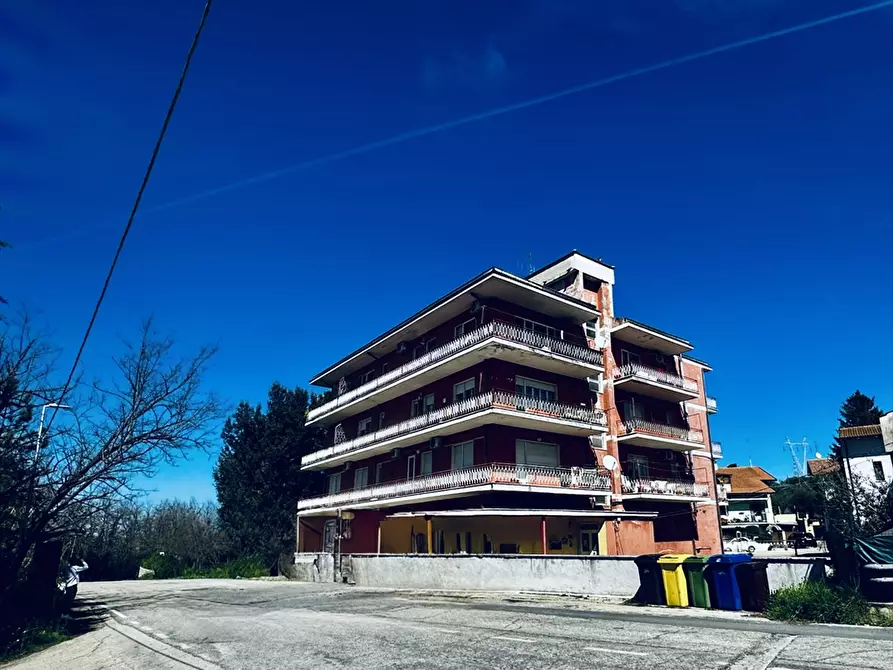Immagine 1 di Appartamento in vendita  in contrada San Martino, Piazza San Martino n. 20 a Chieti