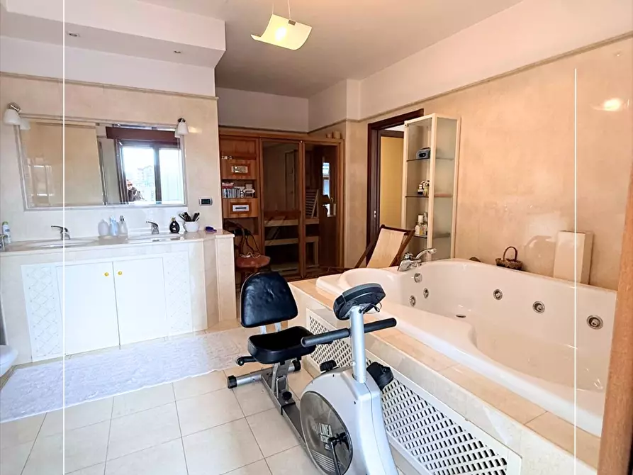 Immagine 27 di Appartamento in vendita  in VIA ETTORE D'AMORE 47 a Taranto