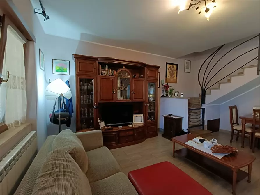 Immagine 3 di Villa in vendita  in via primiero a Anzio