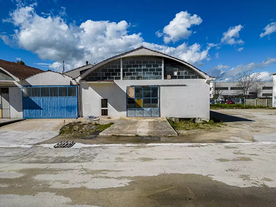 Immagine 2 di Capannone industriale in vendita  in Via Marvin Gelber a Chieti