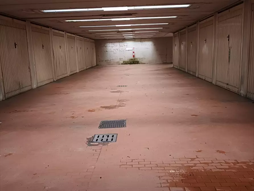 Immagine 2 di Box auto in affitto  a Milano