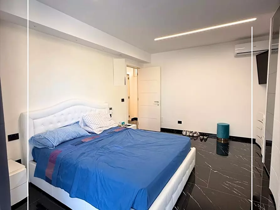 Immagine 17 di Villa in vendita  a Taranto