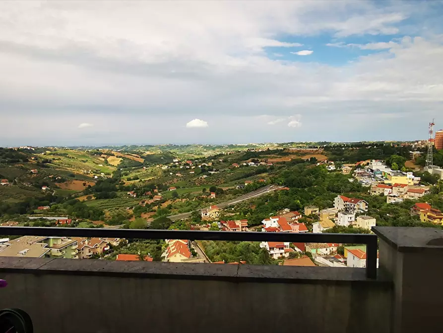 Immagine 10 di Appartamento in vendita  in Via Silvino Olivieri a Chieti