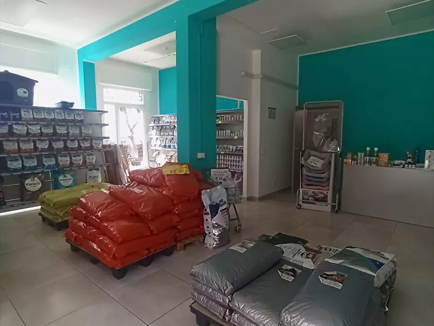 Immagine 3 di Attività commerciale in vendita  in via marconi a Erice