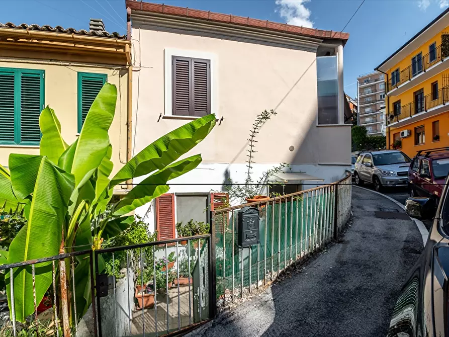 Immagine 23 di Appartamento in vendita  in via Santarelli n. 30 a Chieti