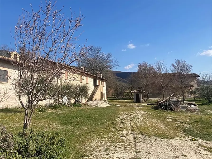 Immagine 4 di Rustico / casale in vendita  in Strada di San Leonardo a Gualdo Tadino