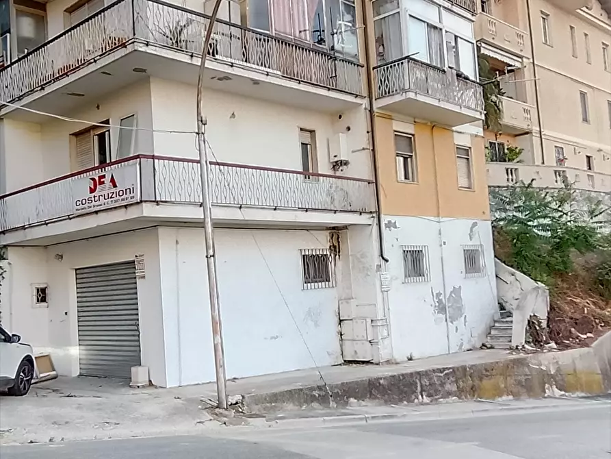 Immagine 3 di Magazzino in vendita  in Via dei Marsi a Chieti