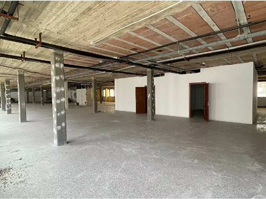 Immagine 3 di Ufficio in affitto  a Bari