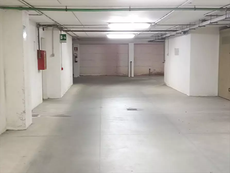 Immagine 11 di Garage in vendita  in Via Gennargentu n. SNC a Sassari