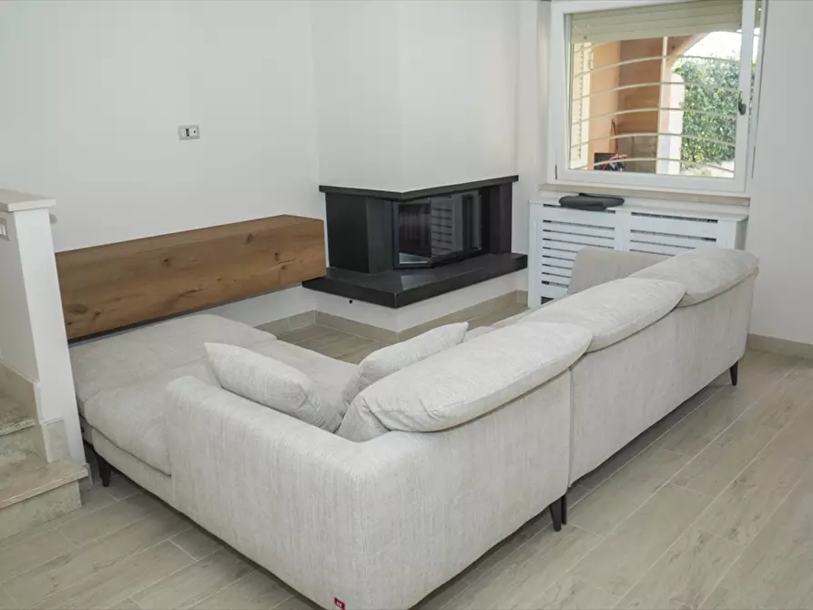 Immagine 2 di Villa in vendita  in Via primiero 150 a Anzio