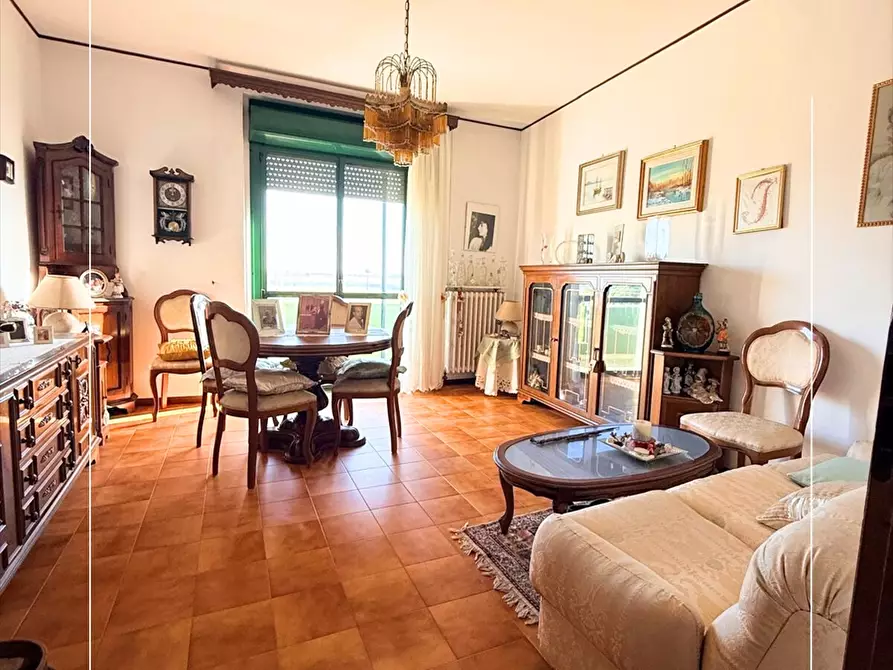 Immagine 14 di Appartamento in vendita  in via scoglio del tonno 52 a Taranto