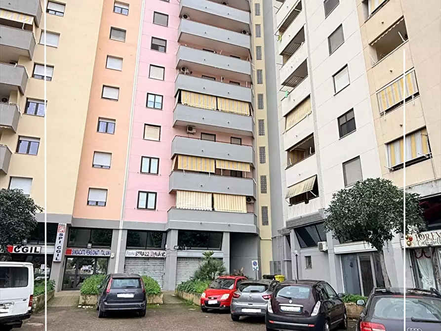 Immagine 1 di Appartamento in vendita  in piazza pertini 15 a Taranto