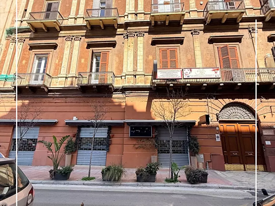 Immagine 1 di Locale commerciale in vendita  in CORSO UMBERTO 51 a Taranto