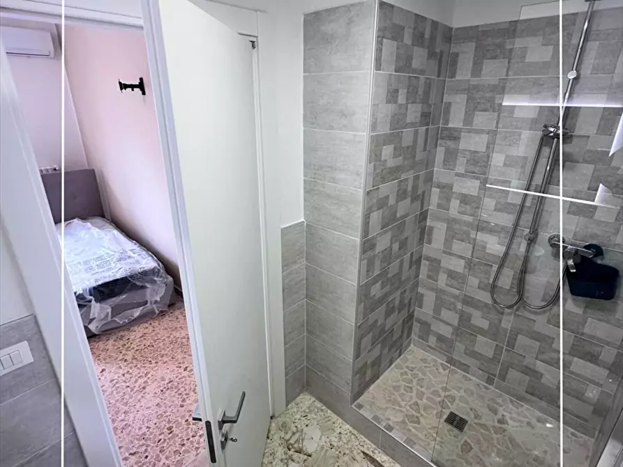 Immagine 16 di Appartamento in affitto  in via cagliari n. 15 a Taranto