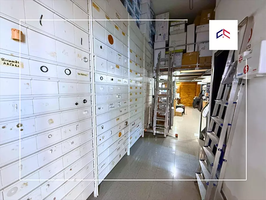 Immagine 22 di Locale commerciale in vendita  in contrada baronia a San Giorgio Ionico