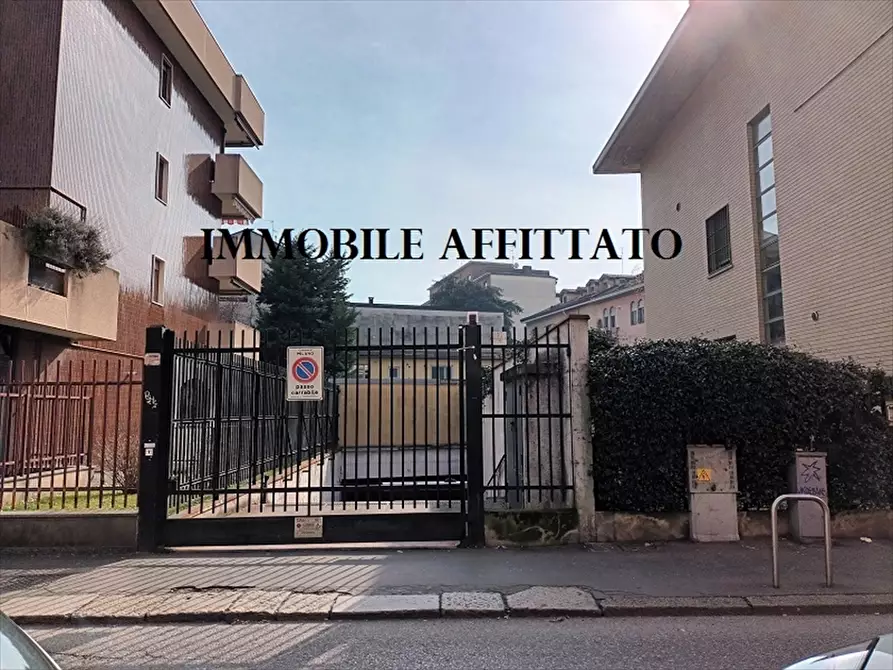 Immagine 1 di Box auto in affitto  a Milano