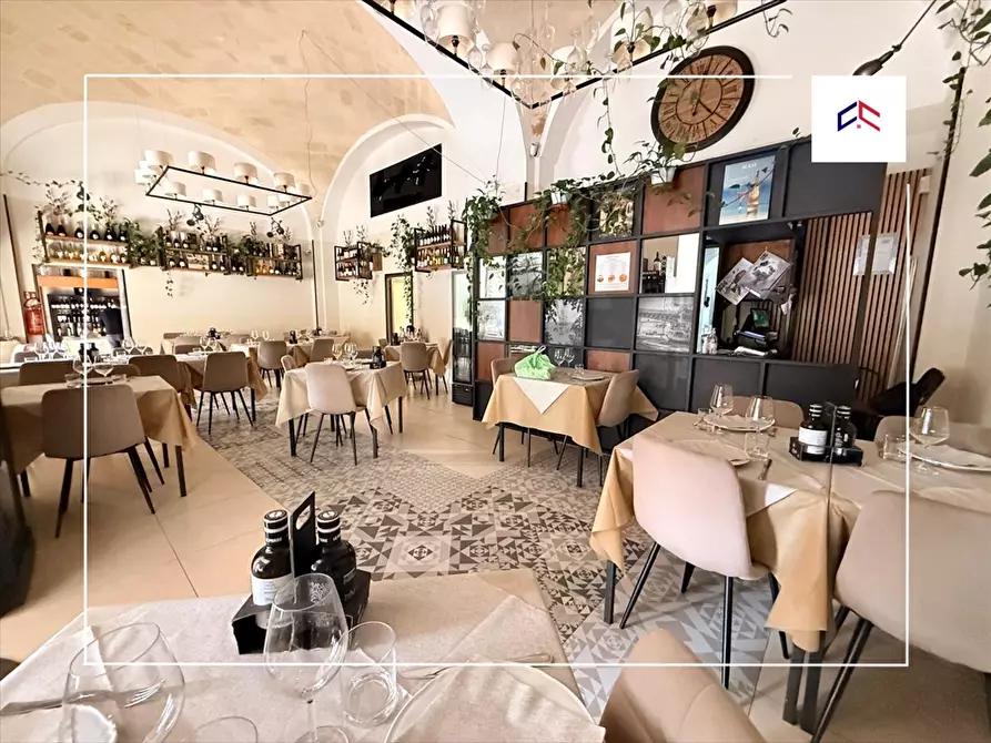 Immagine 9 di Locale commerciale in vendita  in CORSO UMBERTO 51 a Taranto