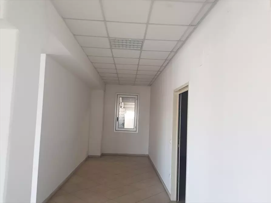 Immagine 11 di Ufficio in affitto  in Via Agrigento, 49 a Modugno