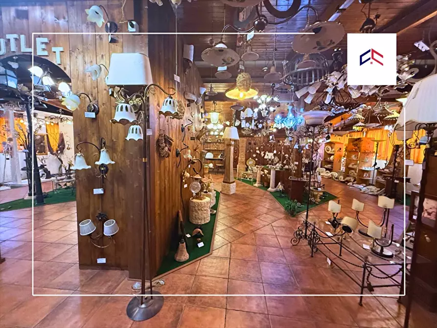 Immagine 14 di Locale commerciale in vendita  in contrada baronia a San Giorgio Ionico