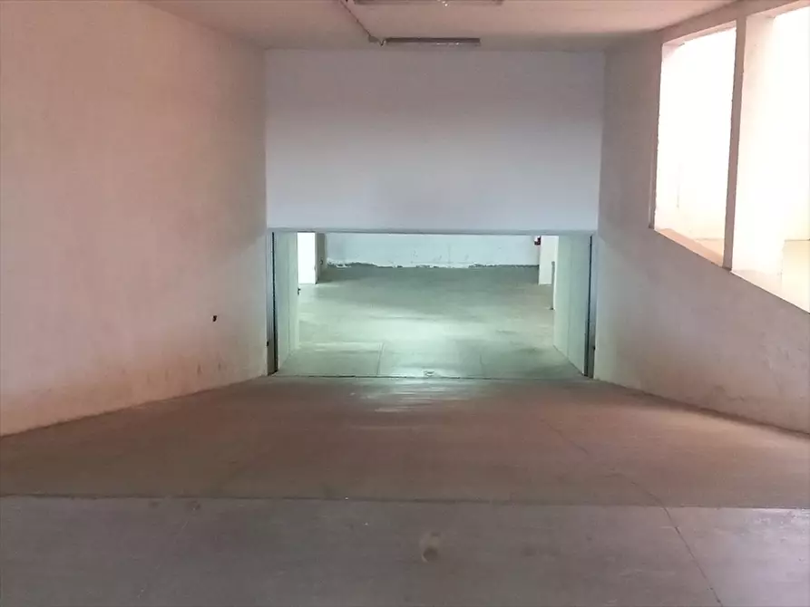 Immagine 7 di Garage in vendita  in Via Gennargentu n. SNC a Sassari