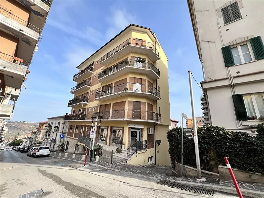 Immagine 2 di Appartamento in vendita  in via del tricalle a Chieti