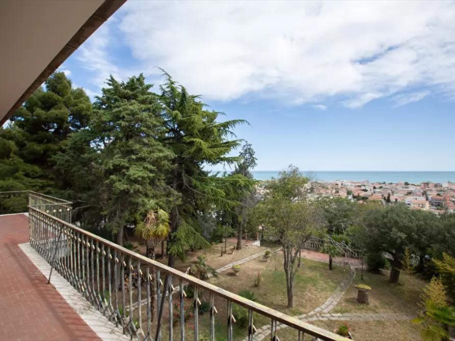 Immagine 29 di Villa in vendita  in VIA  ENZO FERRARI 47 a Tortoreto